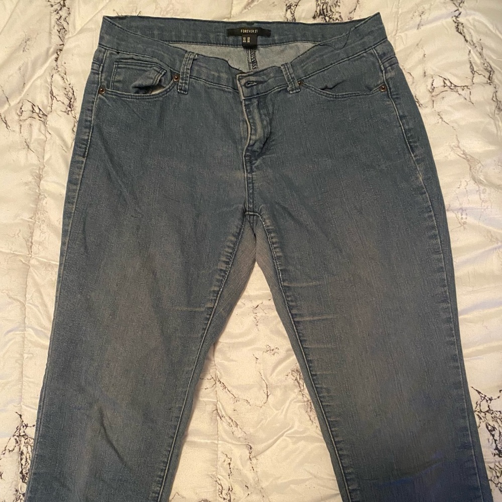 Women’s Medium Wash Jeans